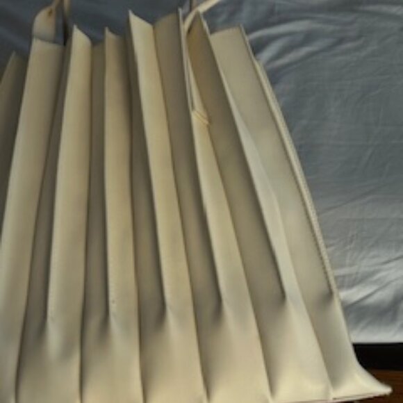 Ladies Handbag - Picture 8 of 13